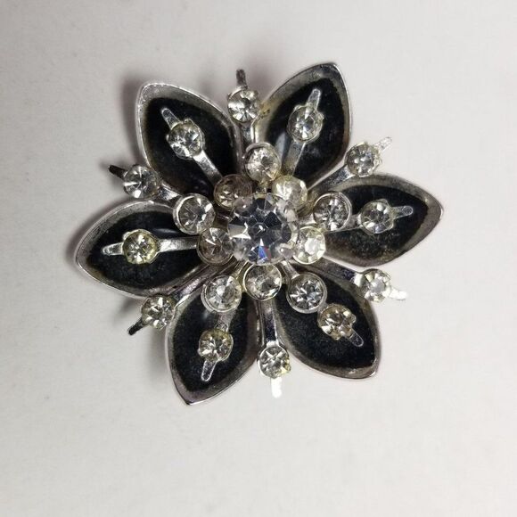 Vintage Coro Black Enamel and Silver Tone Flower Brooch, Retro Signed Lapel Pin - Picture 7 of 7